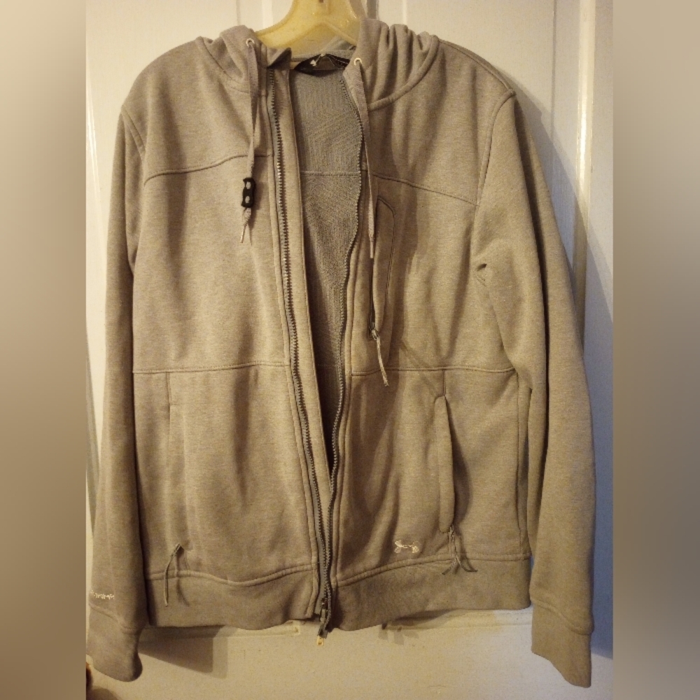 Woman's jacket. Under Armour